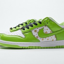 Supreme x Nike SB Dunk Low "Green Stars" White Green DH3228-101